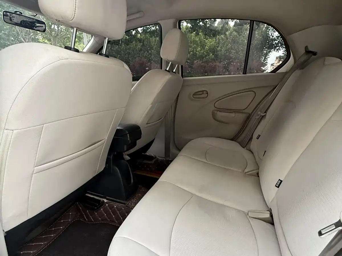 Dongfeng Junfeng ER30 2018 2018 Model Base