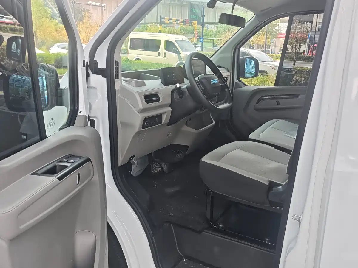 Jiangling E-Fushun 2025 2025 Clear Window Version 53.58kWh Medium Wheelbase Low Roof
