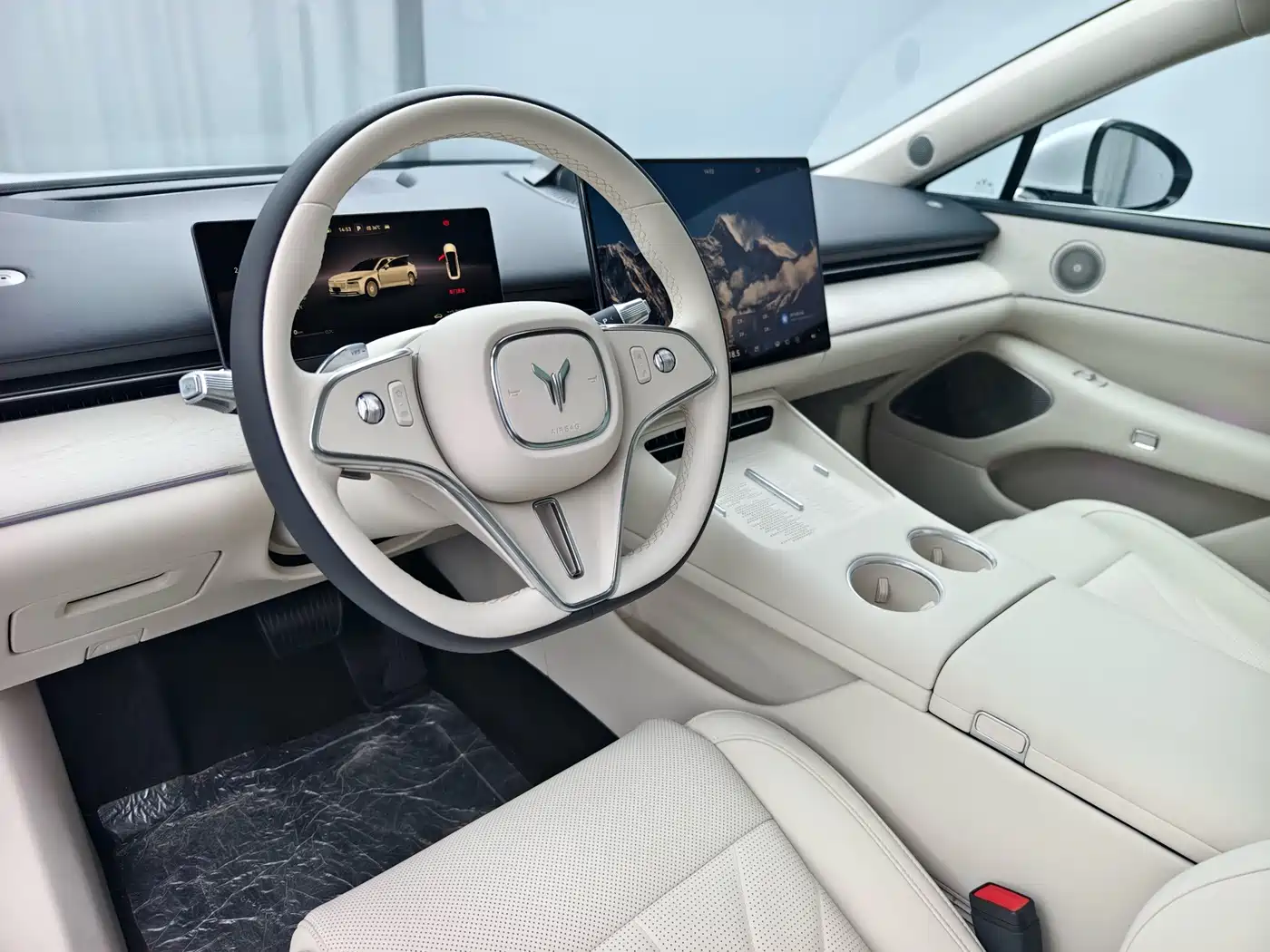 Voyah Auto VOYAH Zhuiguang L 2025 2025 Mid-configuration Model