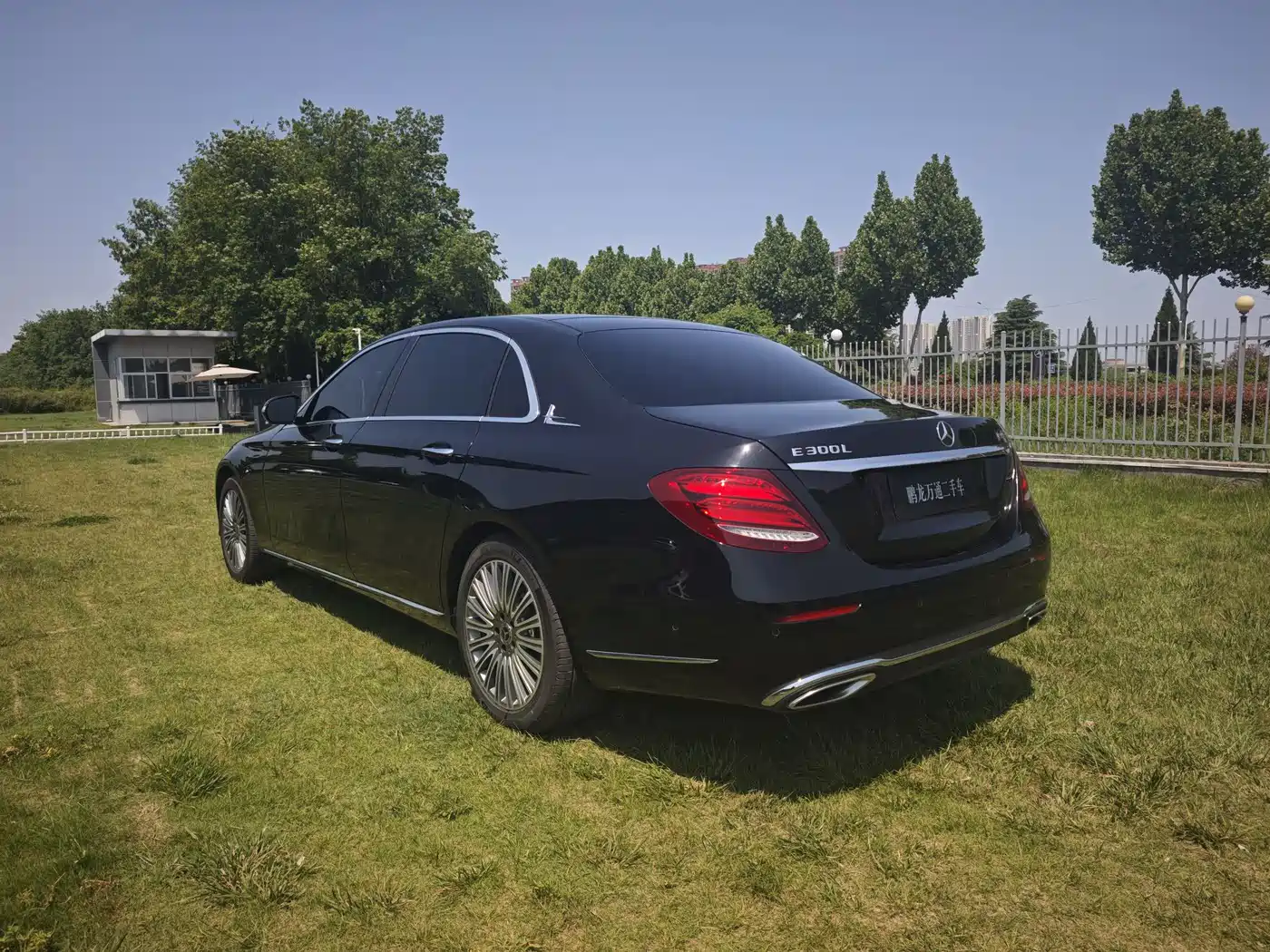 Mercedes-Benz E-Class 2020 E 300 L Fashion фото 7