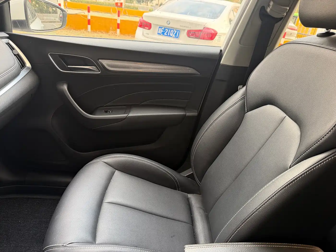 Roewe i6 2018 2018 20T Automatic Internet ZhiXiang Edition