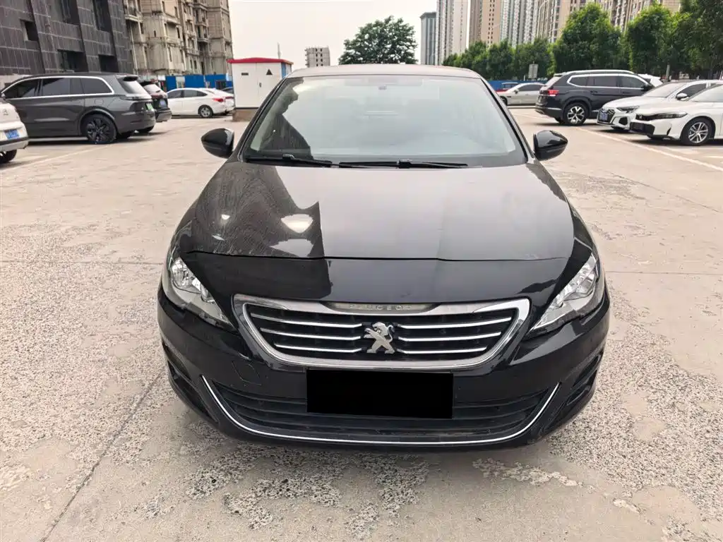 Peugeot 408 2015 Model 1.2T Automatic Luxury Edition фото 2