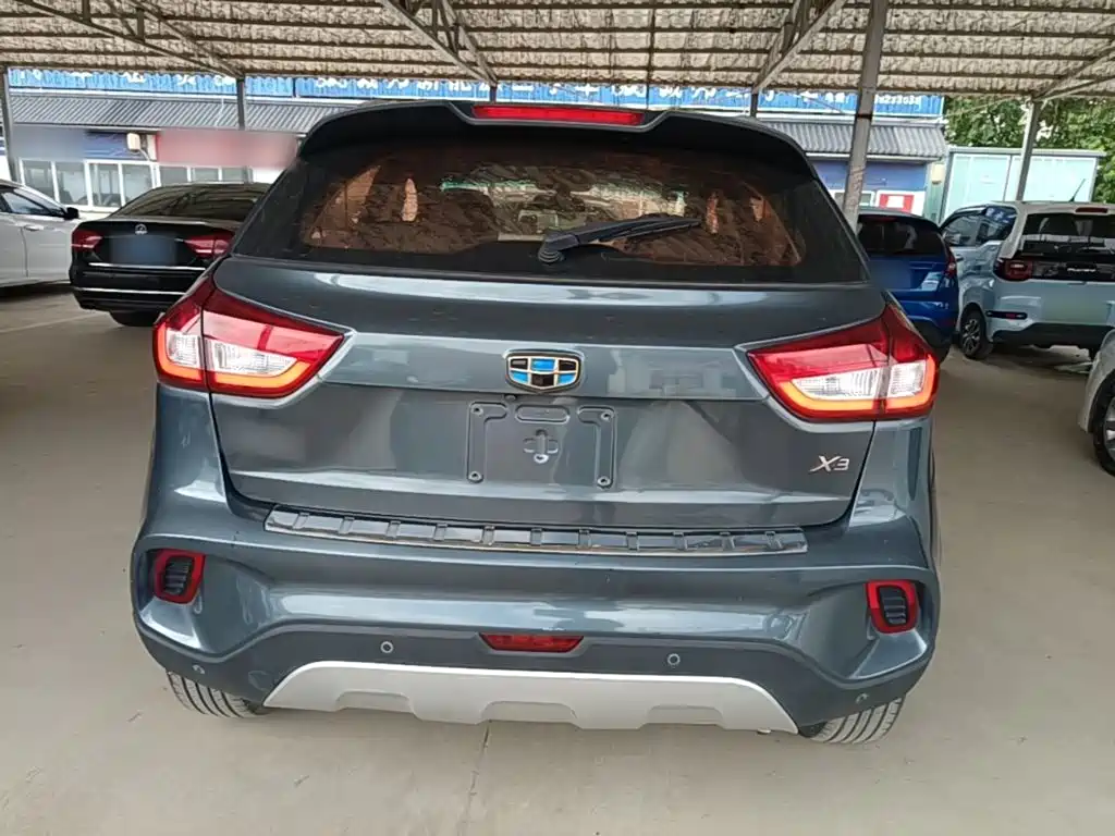 Фото 6 - Geely Vision X3