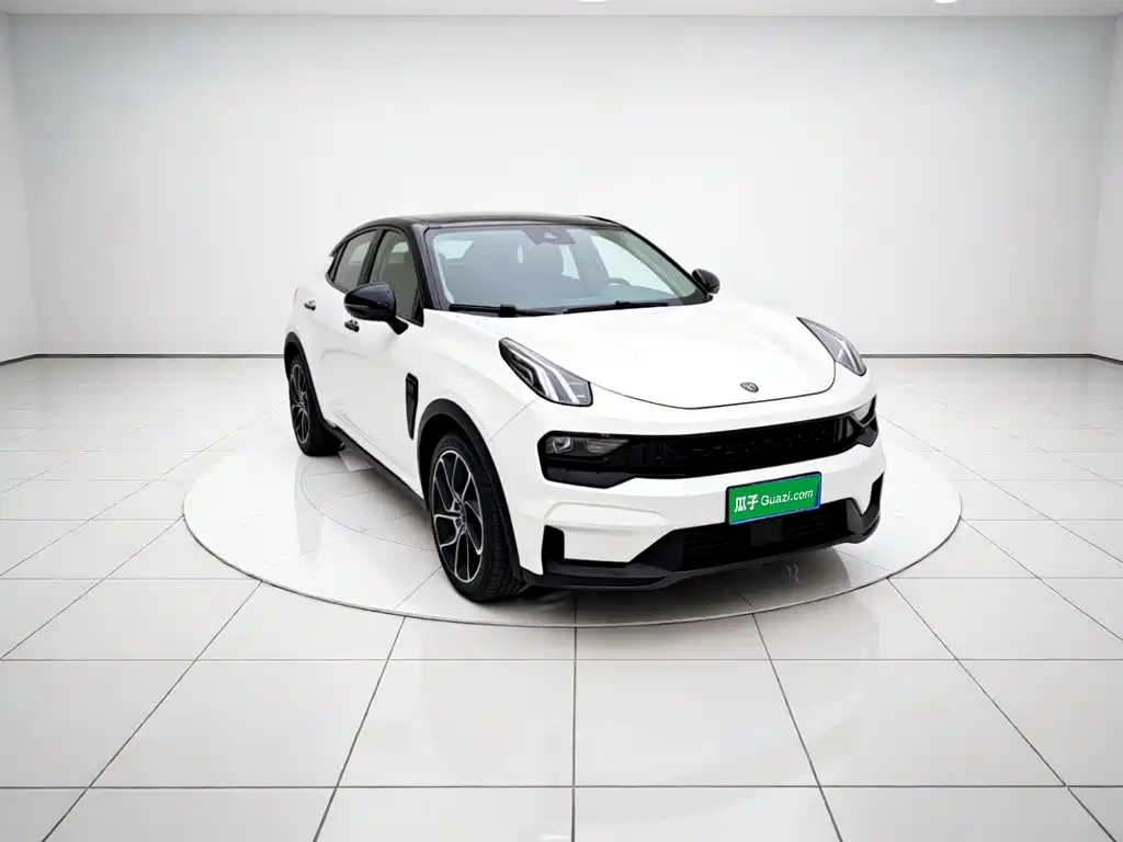 Фото 4 - Lynk & Co 05