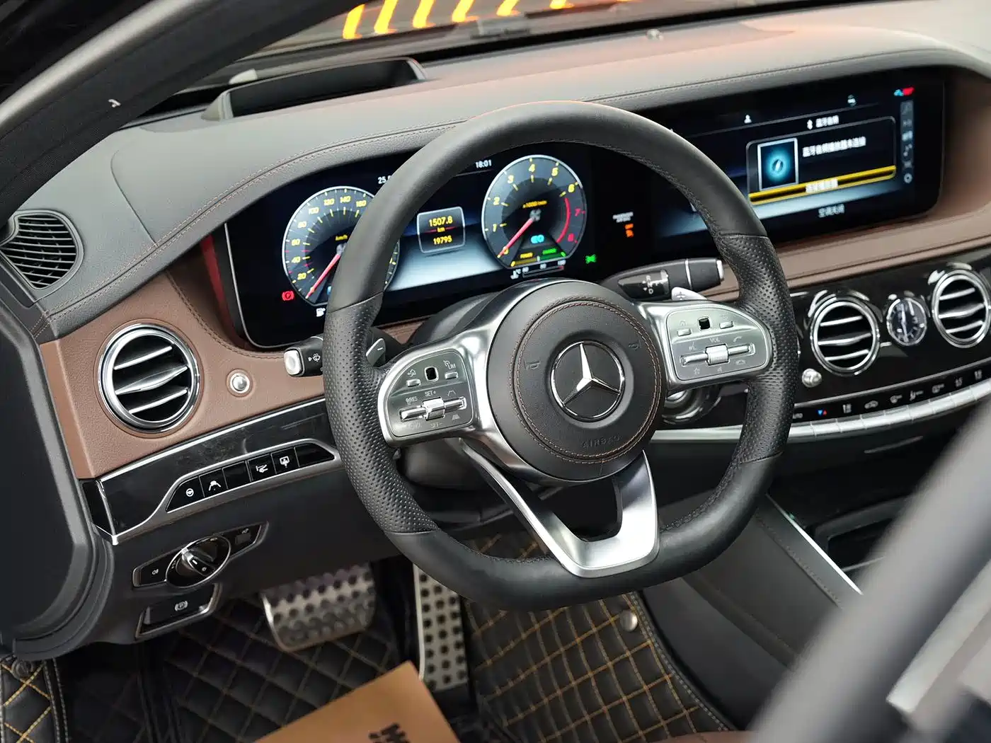 Фото 10 - Mercedes-Benz S-Class