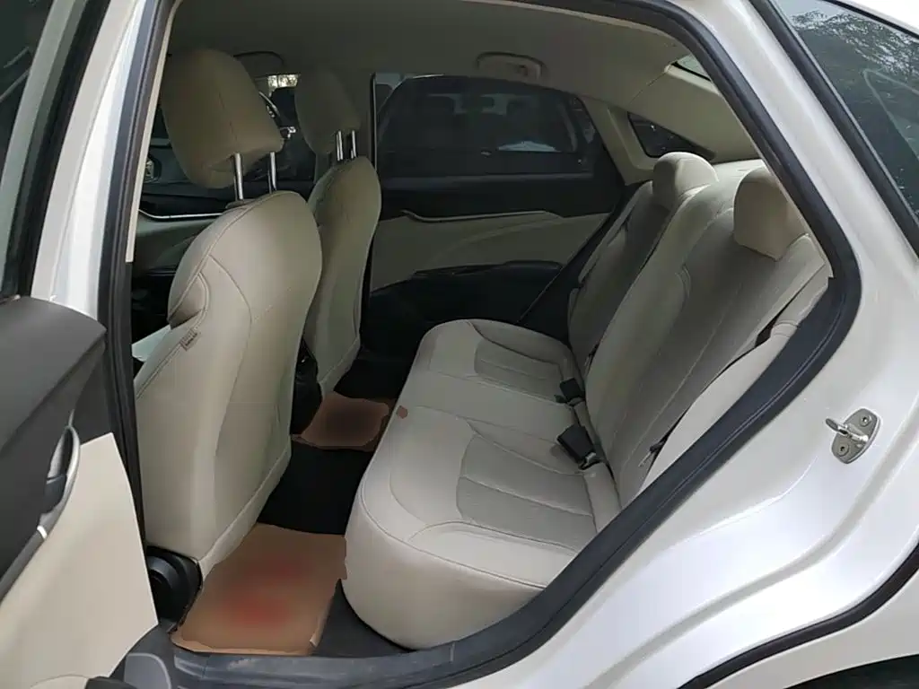 Фото 17 - Buick Excelle