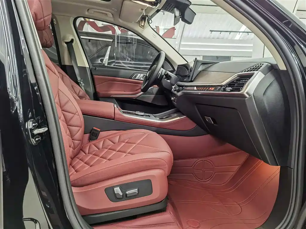 BMW X5 2023 xDrive 30Li Premium M Sport Package фото 18