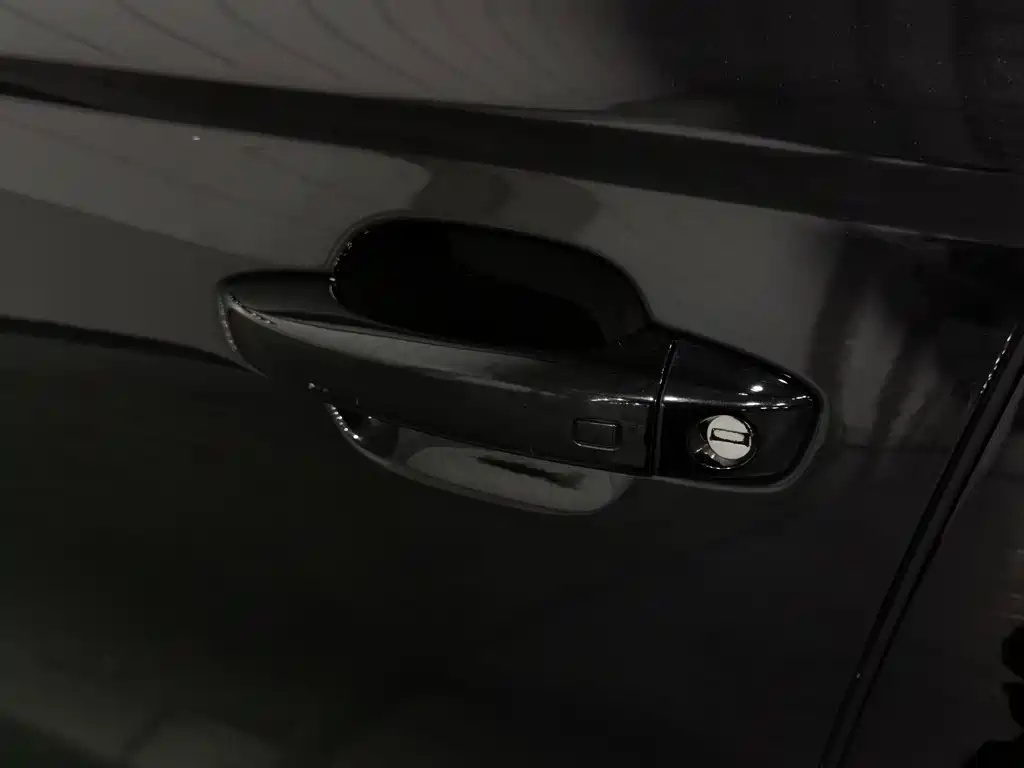 Фото 18 - Audi A6L