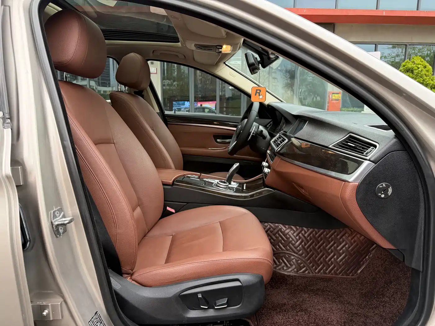 BMW 5 Series 2014 525Li Leading фото 15