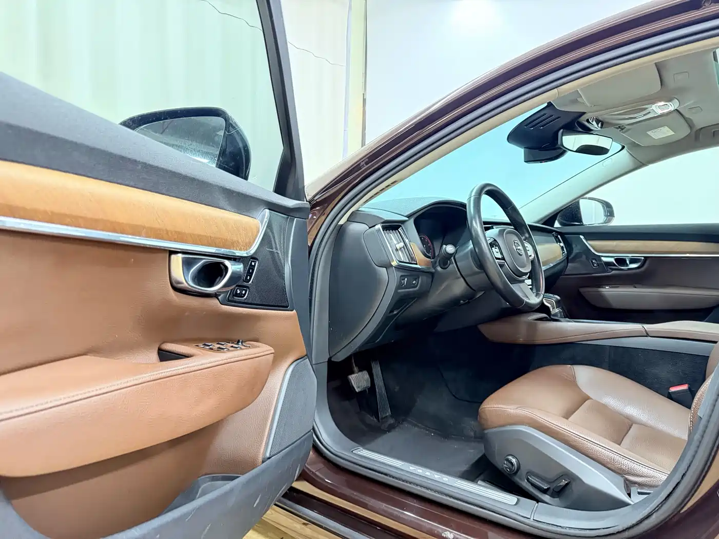 Фото 21 - Volvo S90