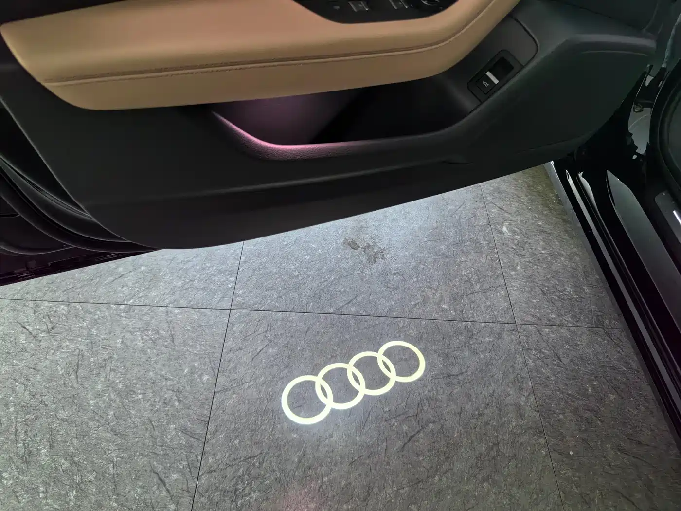 Audi A6L 2022 55 TFSI quattro Premium Elegance фото 9