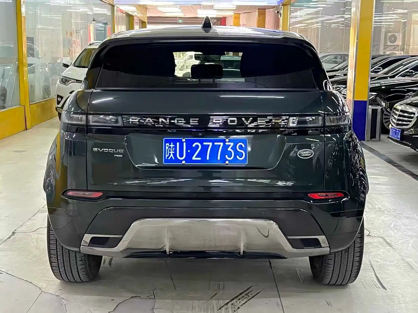 Land Rover Range Rover Evoque 2022 Range Rover Evoque L 249PS R-Dynamic Luxury Edition фото 8
