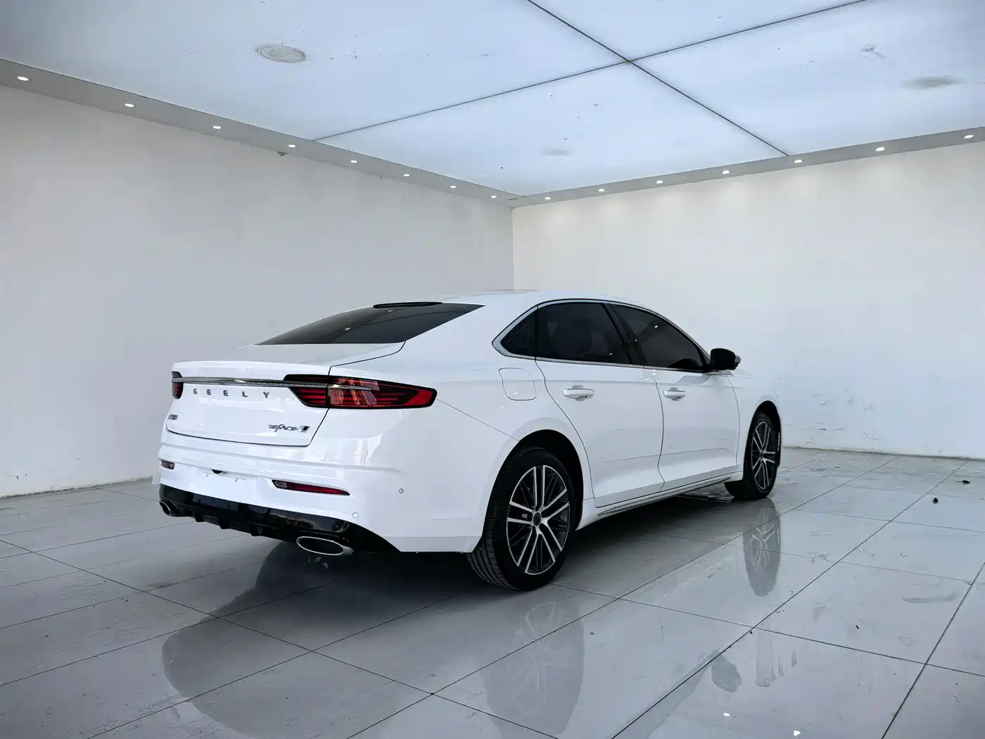Фото 12 - Geely Preface