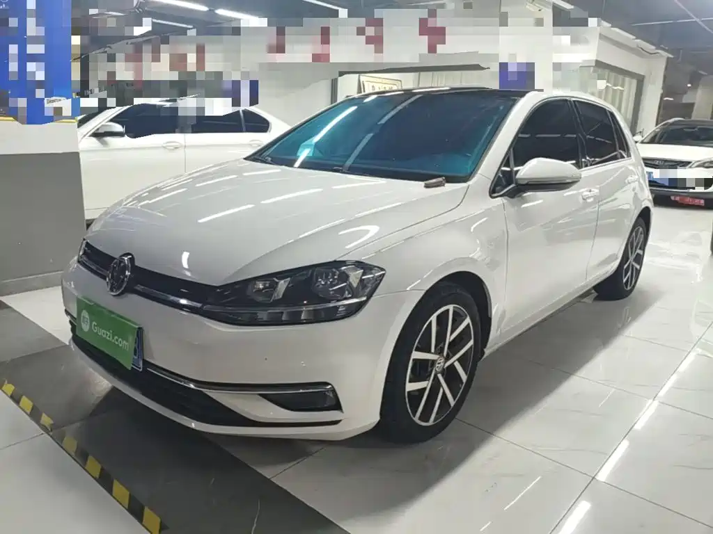Фото 1 - Volkswagen Golf