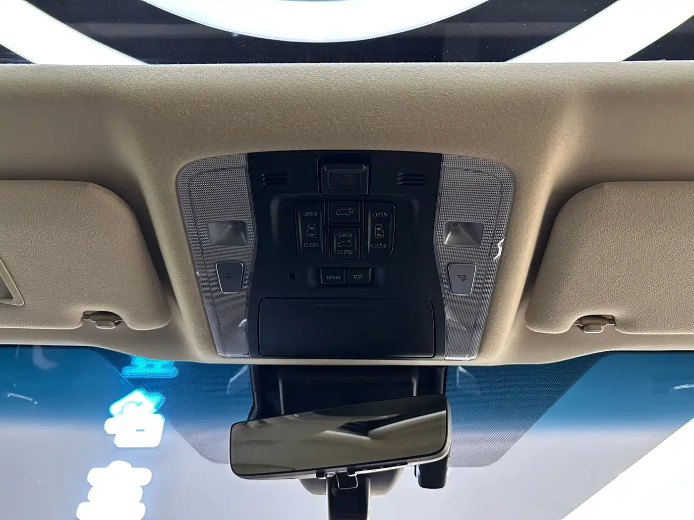 Toyota Alphard 2021 Hybrid 2.5L Premium фото 15