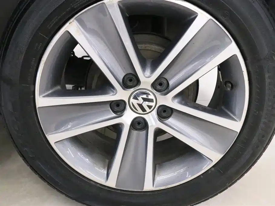 Volkswagen Polo 2012 1.6L Cross Polo AT фото 14