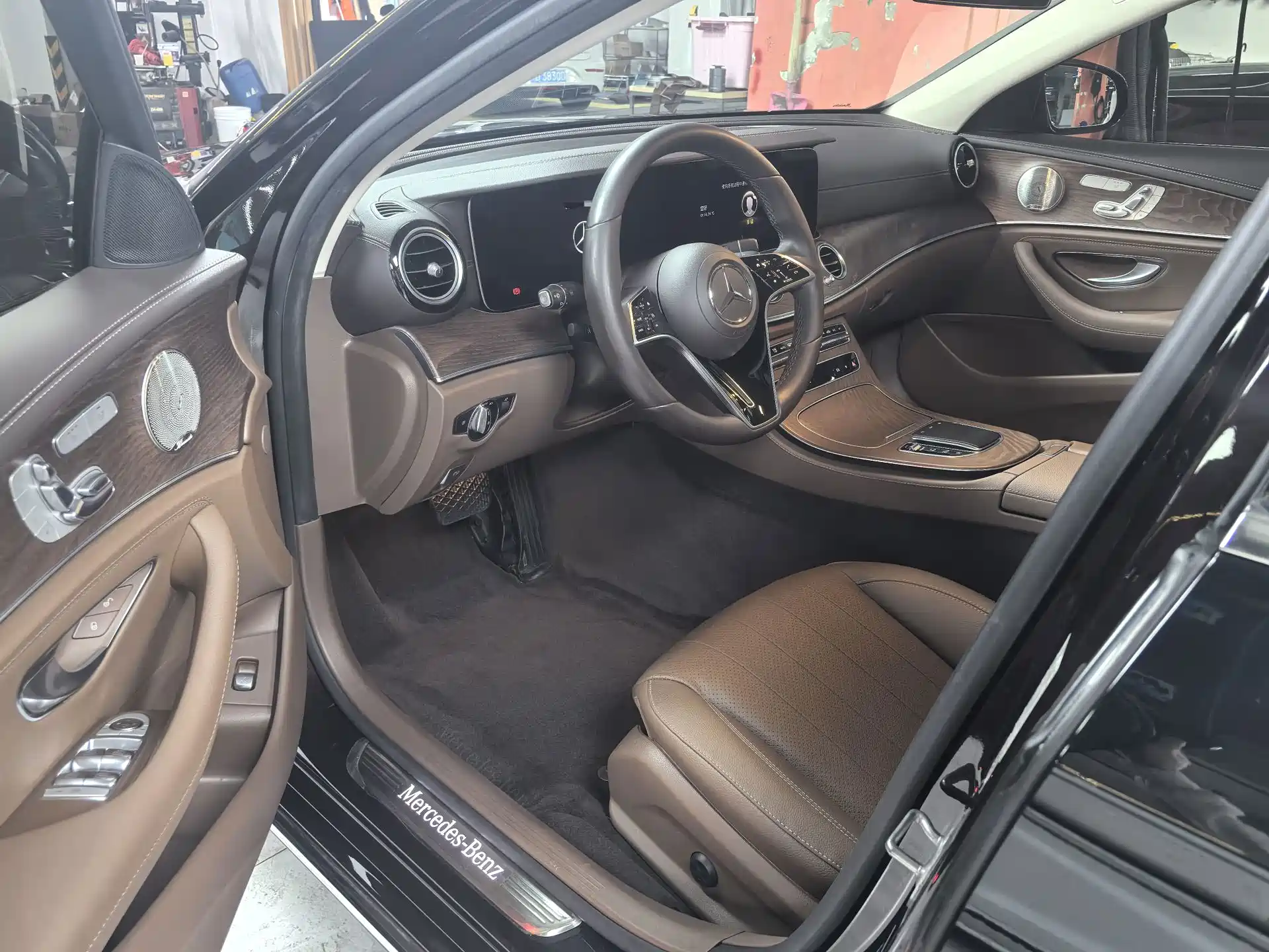 Фото 6 - Mercedes-Benz E-Class