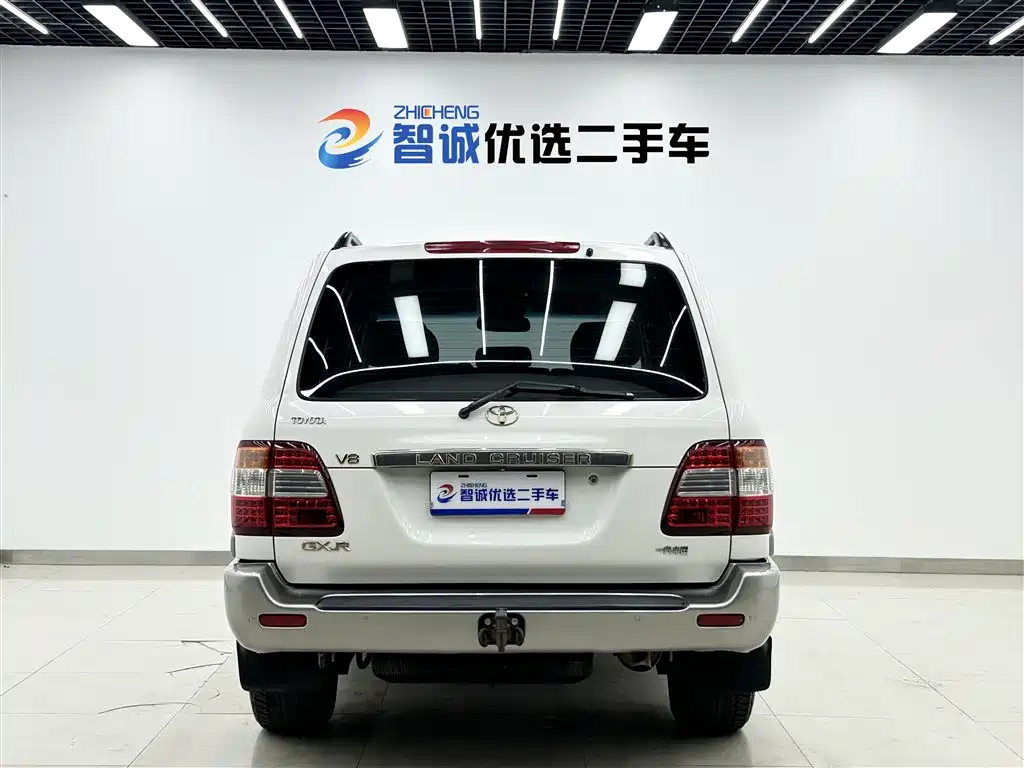 Toyota Land Cruiser 2005 Model 4.7L Automatic GX-R Luxury DVD Edition фото 3