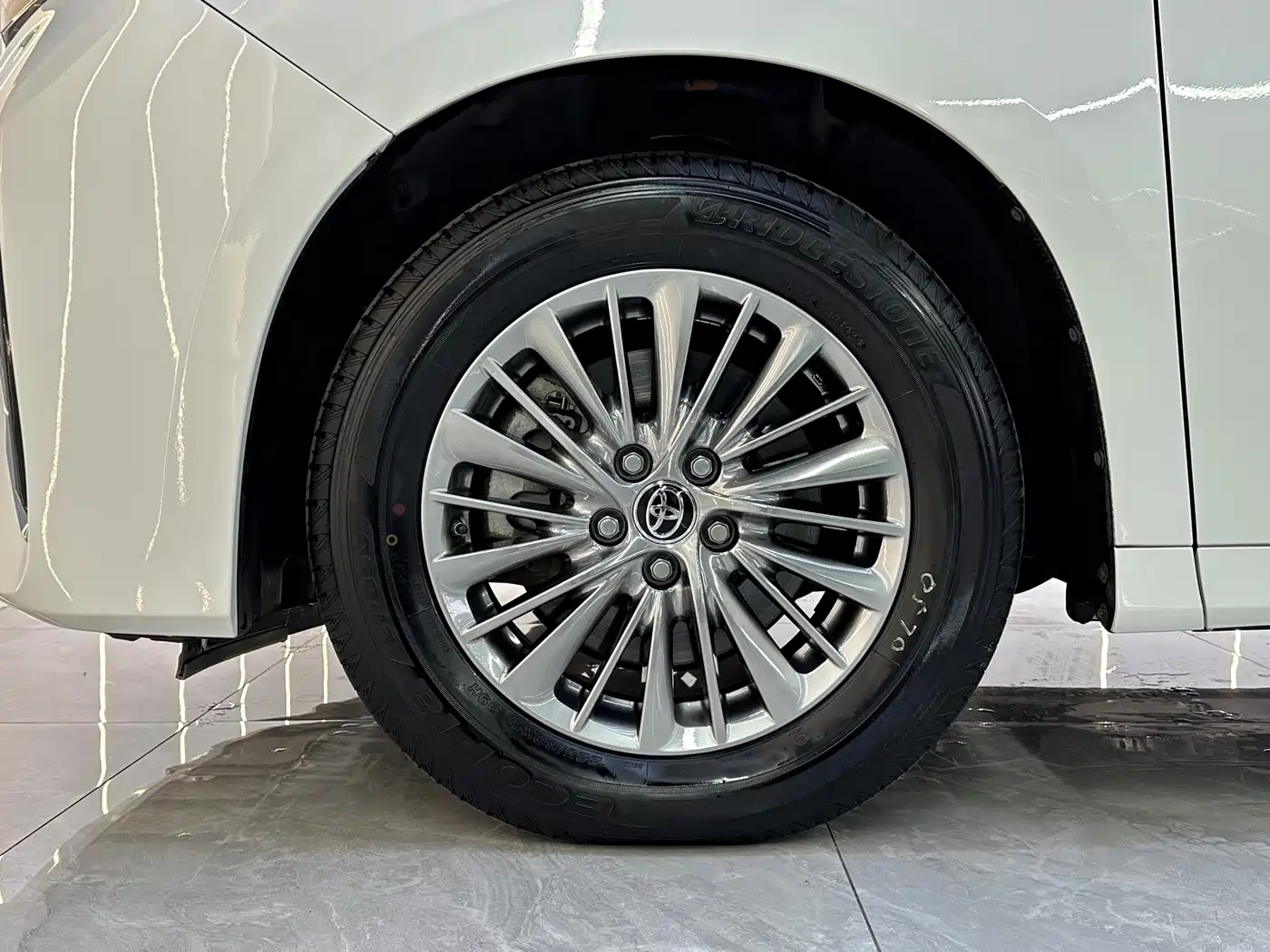 Toyota Alphard 2021 Hybrid 2.5L Premium фото 8