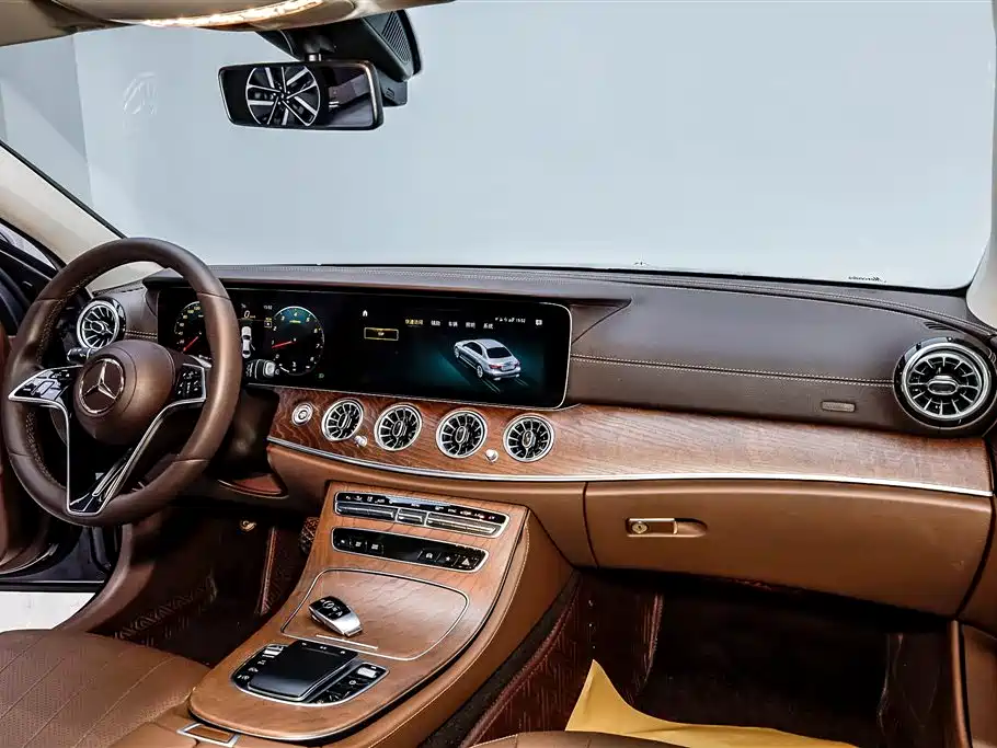 Mercedes-Benz E-Class 2023 E 300 L Fashion фото 26