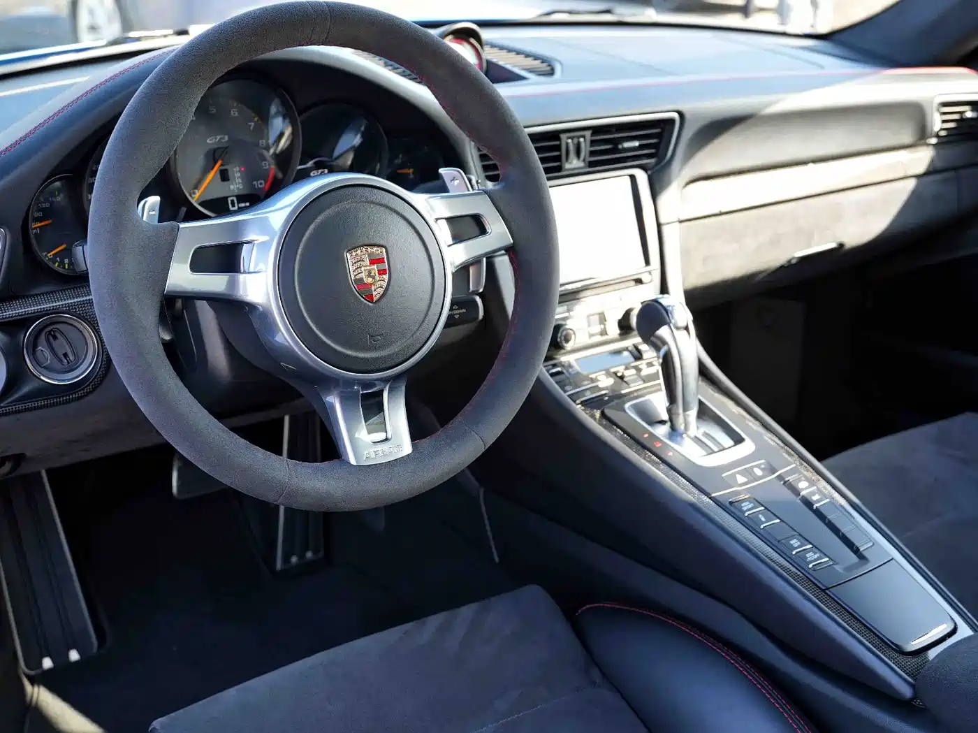 Porsche 911 2013 GT3 3.8L фото 10