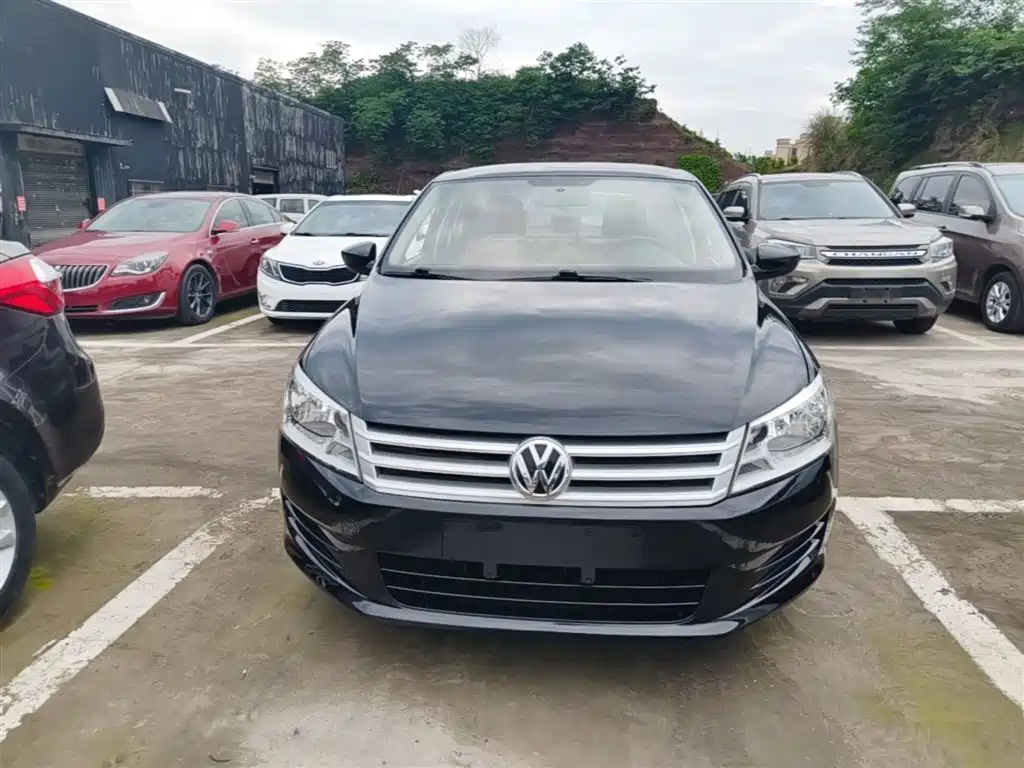 Volkswagen Santana 2015 1.4L Manual Trend Edition фото 3