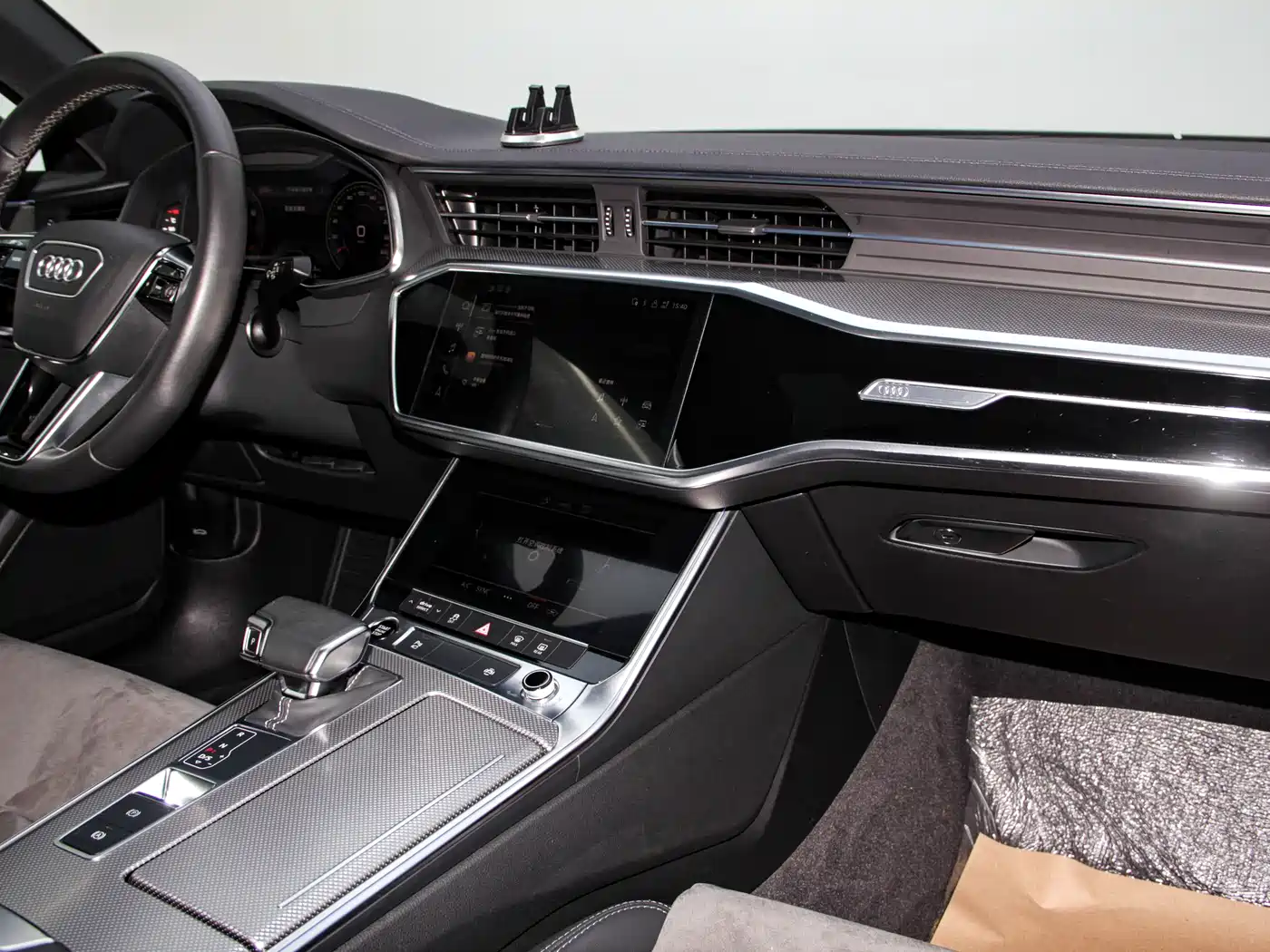 Audi A6L 2021 40 TFSI Luxury Sport фото 4