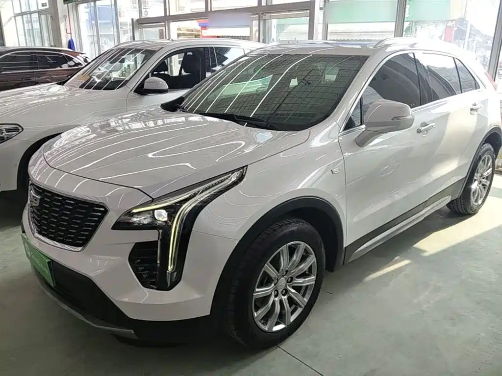 Cadillac XT4 2022 28T FWD Premium