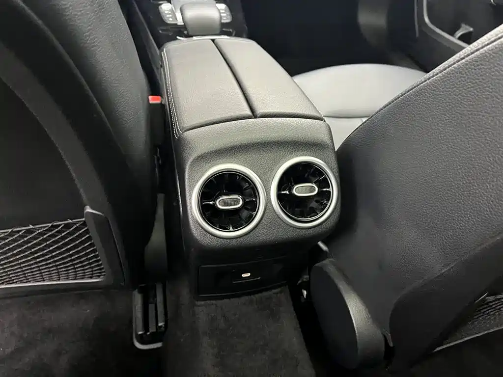 Mercedes-Benz A-Class 2023 A 200 L Dynamic фото 10