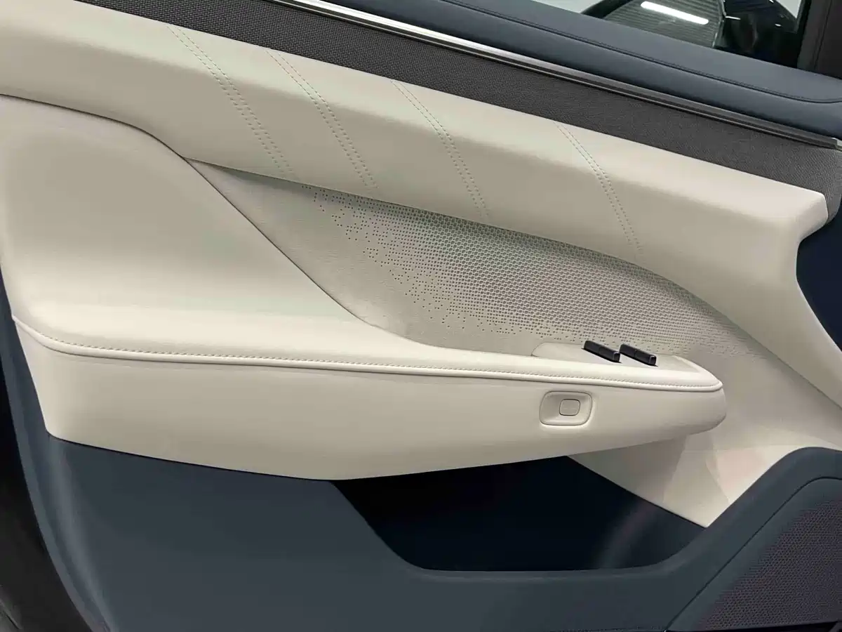 ZEEKR EXTREME KRYPTON 001