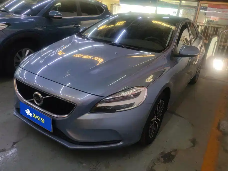 Volvo V40 2018 2018 T3 Momentum Edition