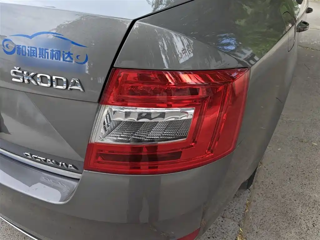 Škoda Octavia 2017 1.6L Automatic Smart Edition фото 8