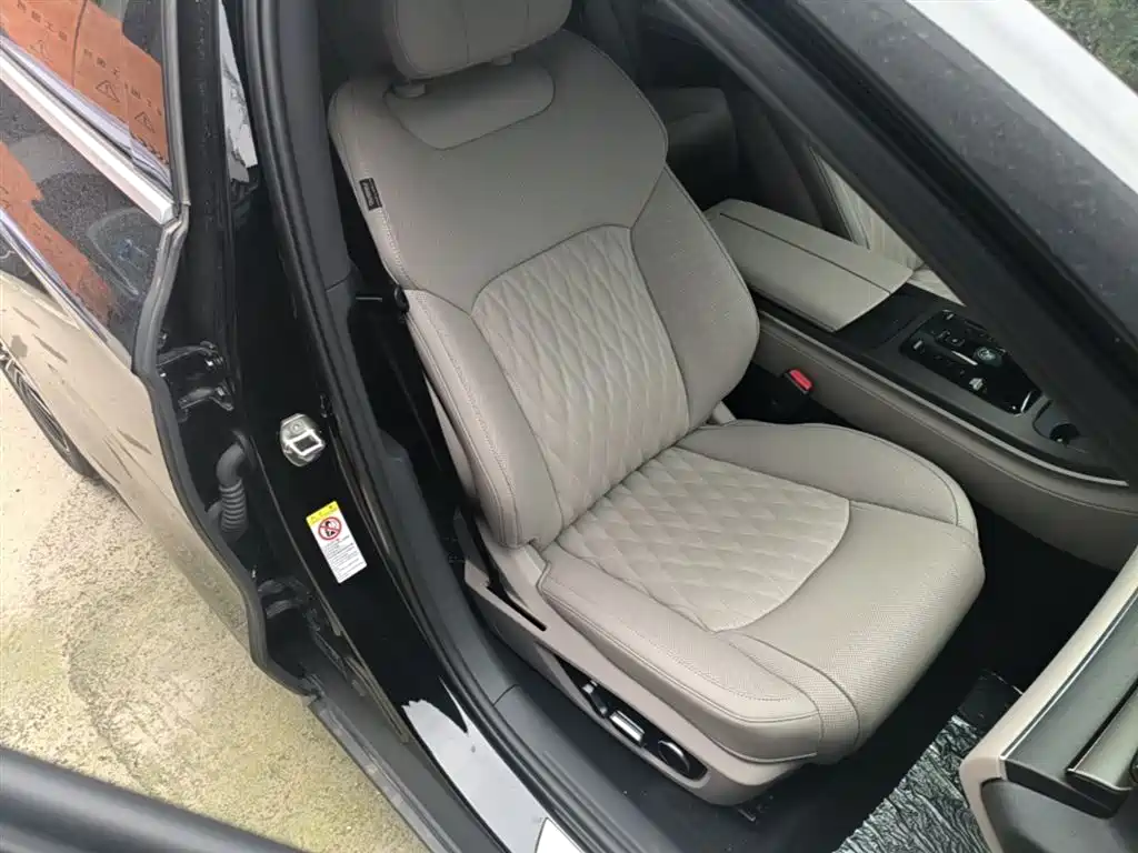 BYD Han 2025 DM-i Smart Driving Edition 125KM Comfort фото 25