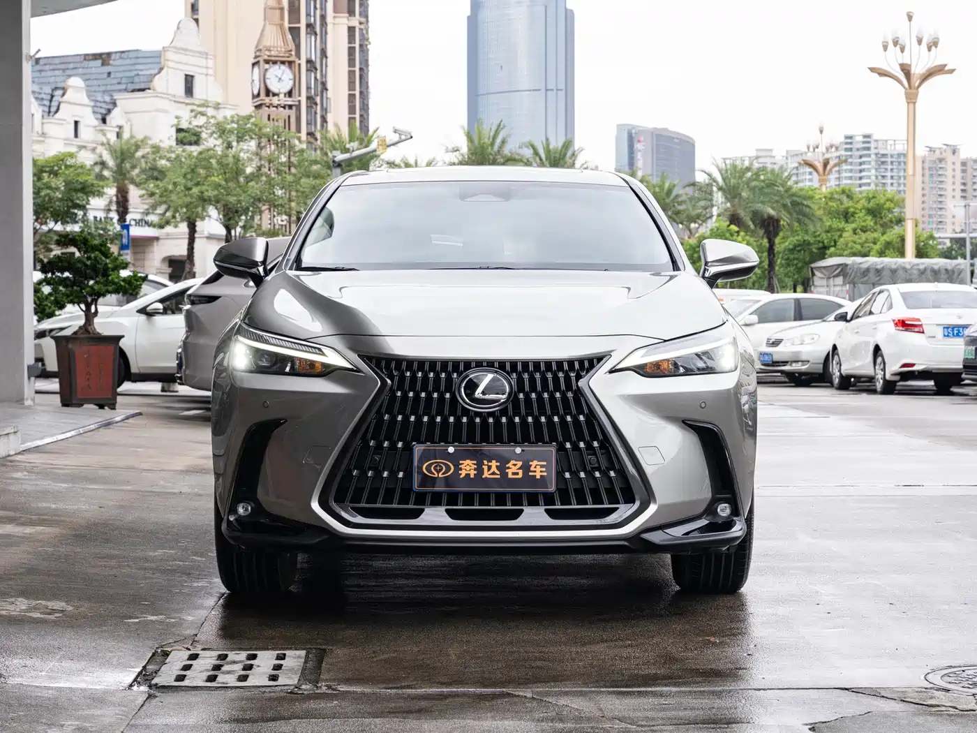 Фото 2 - Lexus NX