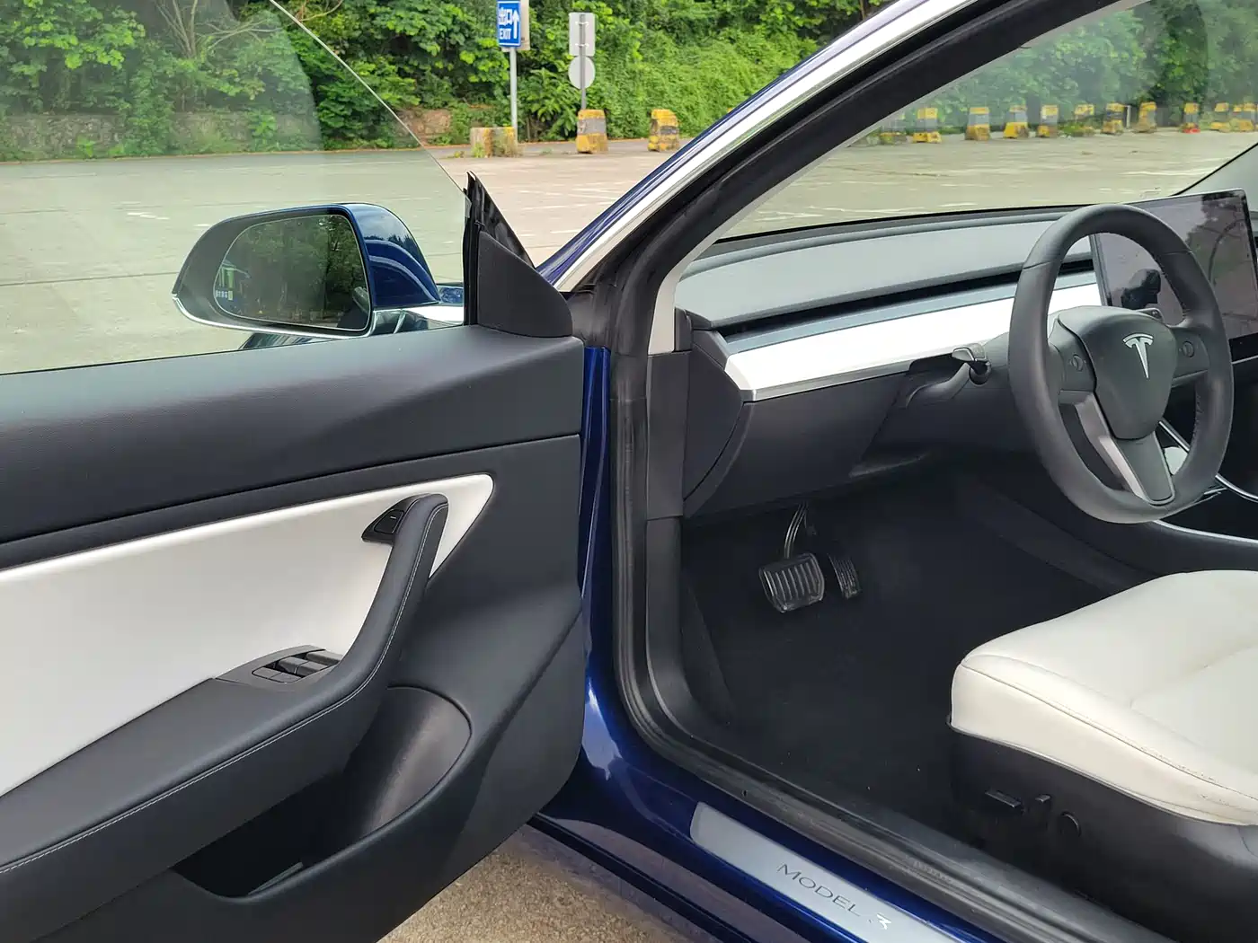 TESLA MODEL 3 (IMPORTED)