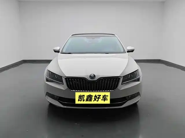 Škoda Superb 2018 TSI330 DSG Comfort Edition China V фото 2
