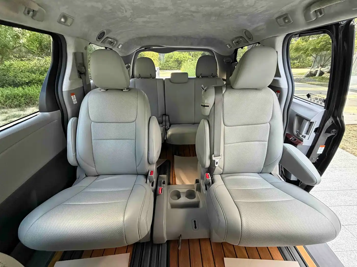 Toyota Sienna 2019 2018 Base Model