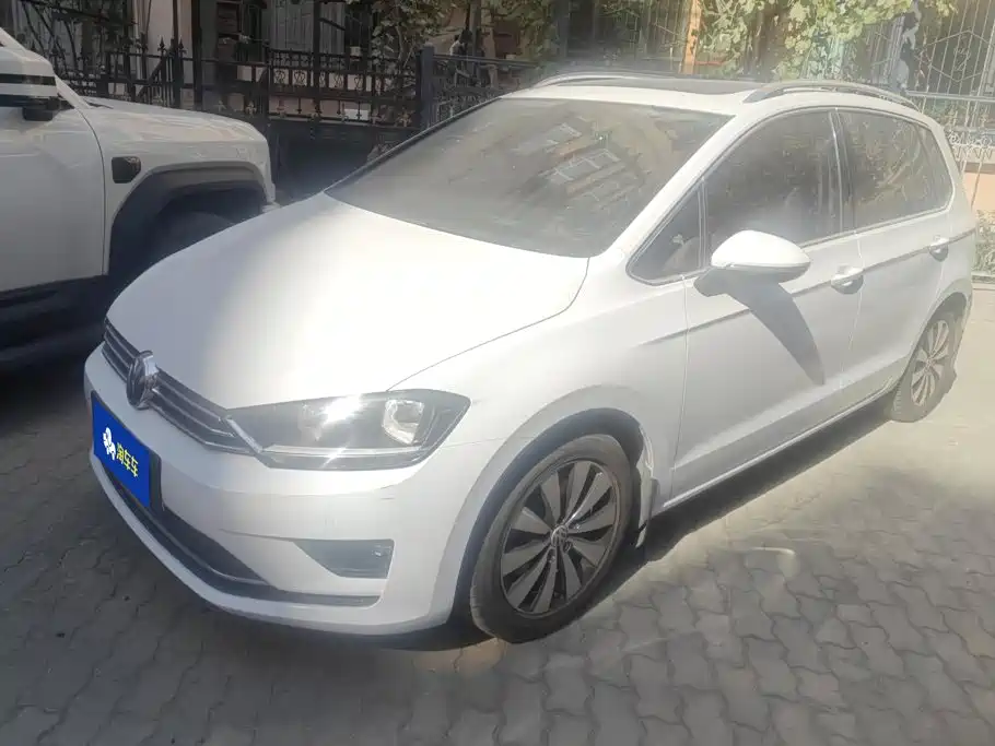 Volkswagen Golf Sportsvan 2016 — пригон из Китая