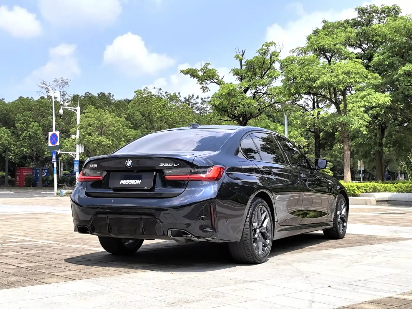BMW 3 Series 2026 2025 330Li M Sport Night Edition