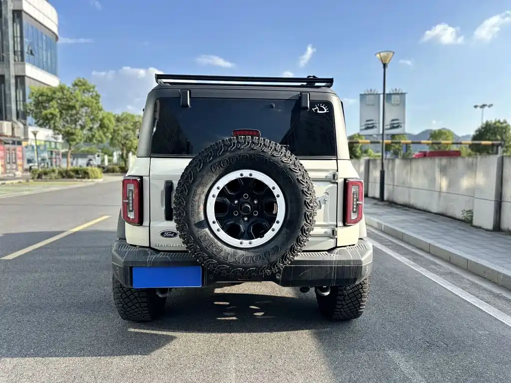 Ford Bronco 2025 2024 2.3T Badlands