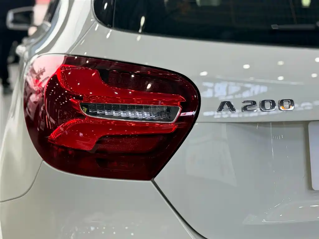 Mercedes-Benz A-Class (Import) 2017 Facelift A 200 Dynamic фото 11