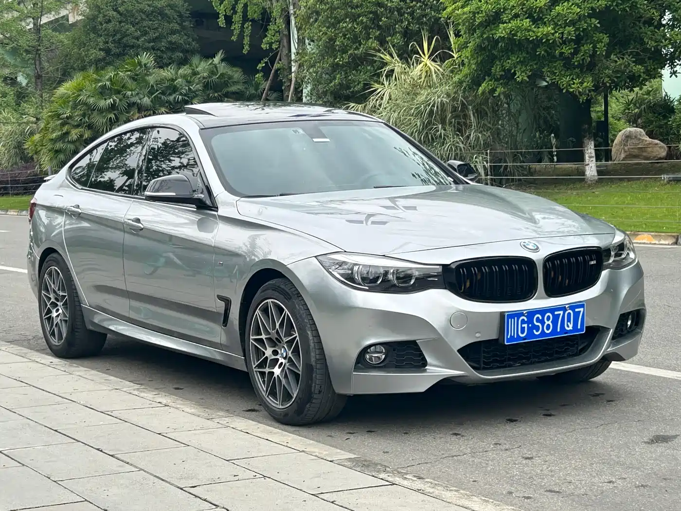 BMW 3 Series GT 2020 320i M Sport Package фото 3