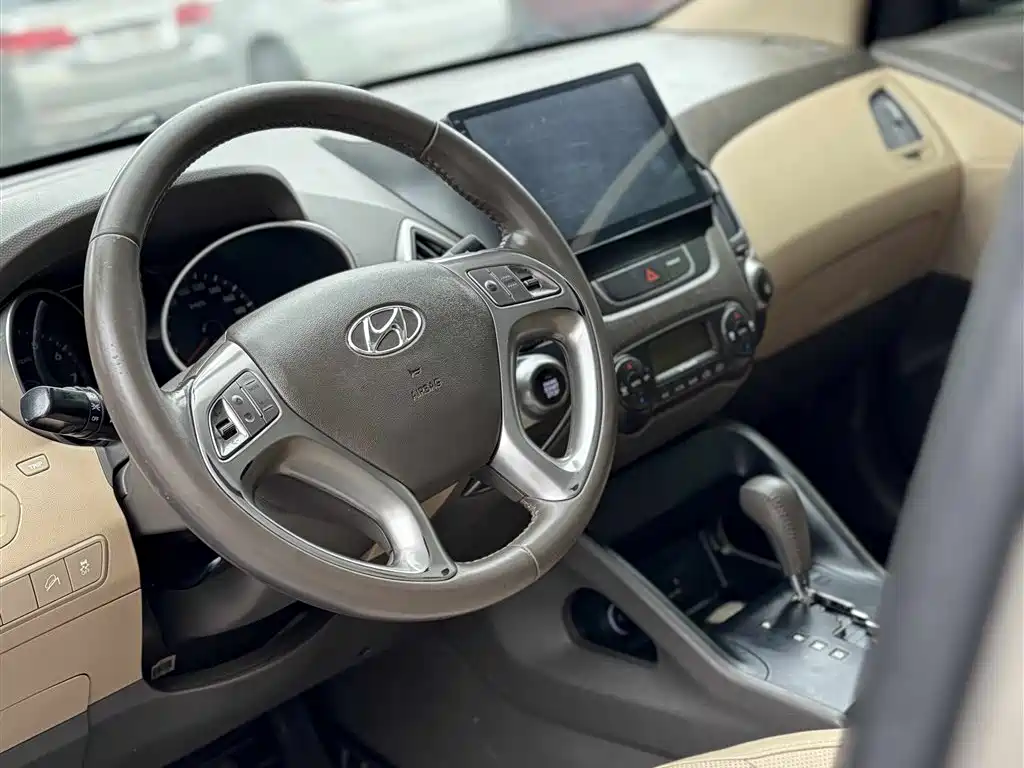 Hyundai Beijing Hyundai ix35 2013 2.0L Auto 2WD Smart GLS China IV фото 9