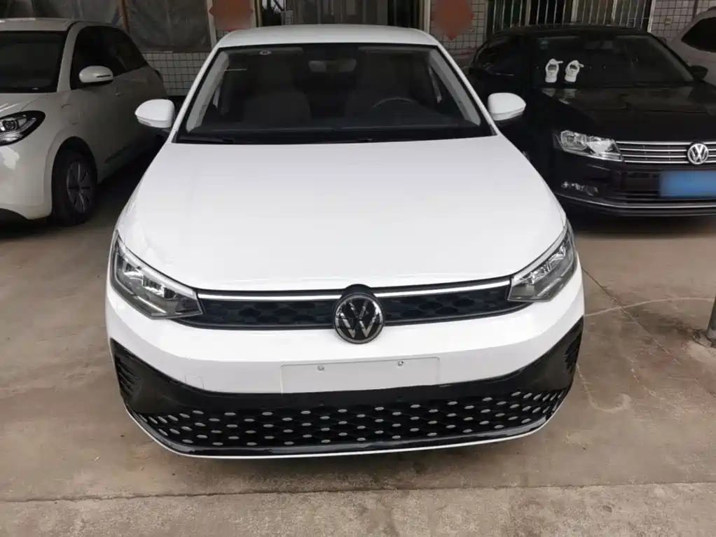 صورة 3 - Volkswagen Lavida