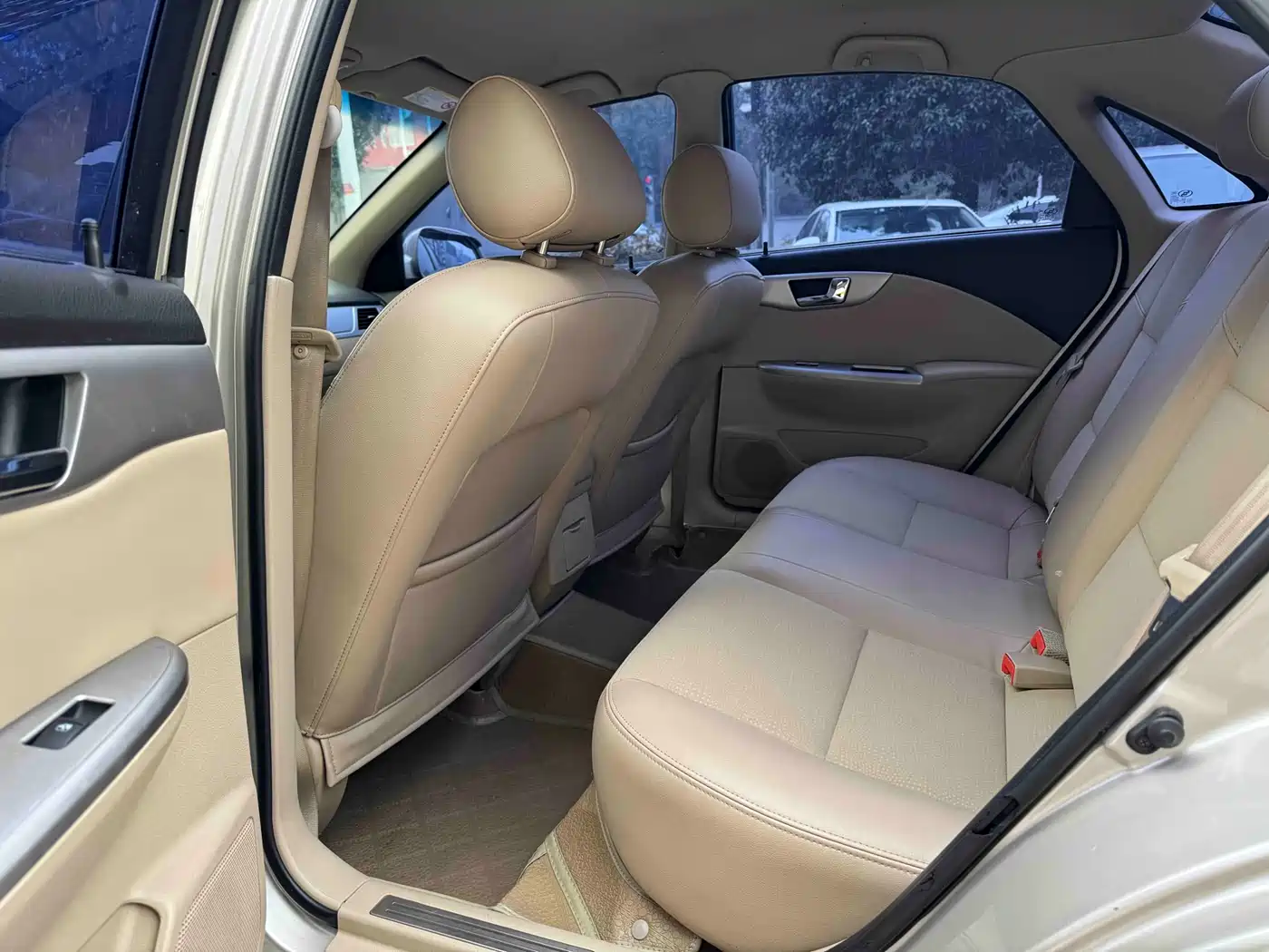 Buick Excelle 2013 1.5L Automatic Classic фото 7