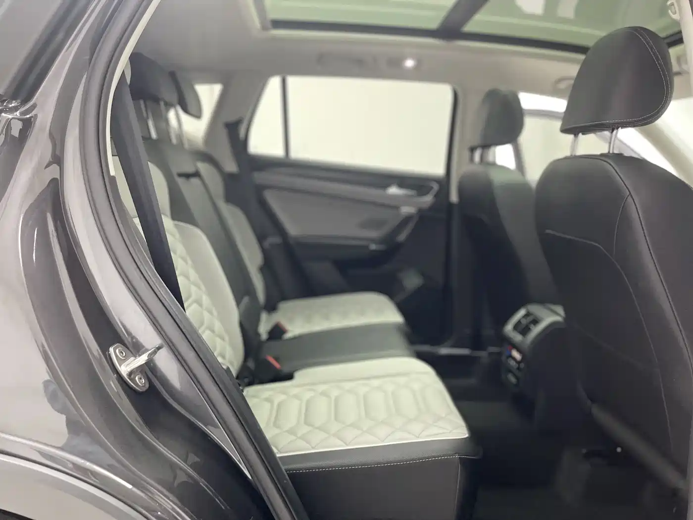 Volkswagen Tayron 2024 330TSI 2WD Luxury Plus Advanced фото 33