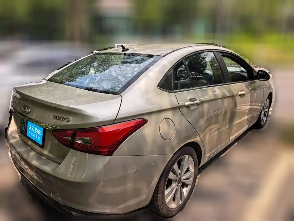 Фото 2 - Chery Arrizo 5