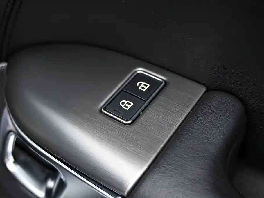 Land Rover Range Rover Sport PHEV 2022 P400e SE фото 27