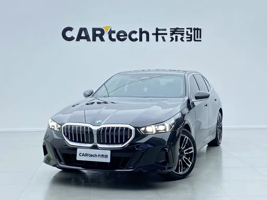 Фото 11 - BMW 5 Series