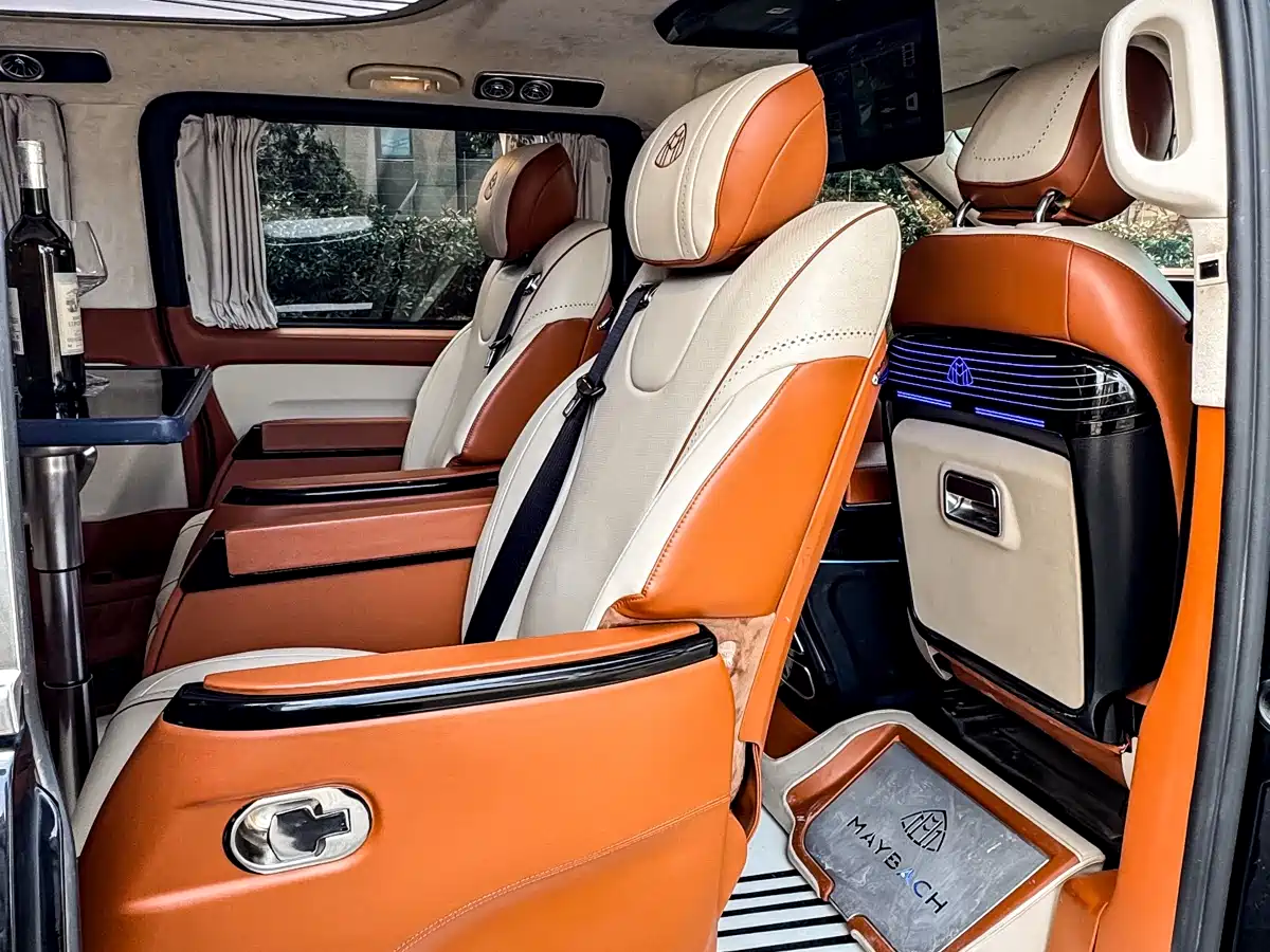 Mercedes-Benz Vito 2023 2.0T Business 7-Seater фото 28